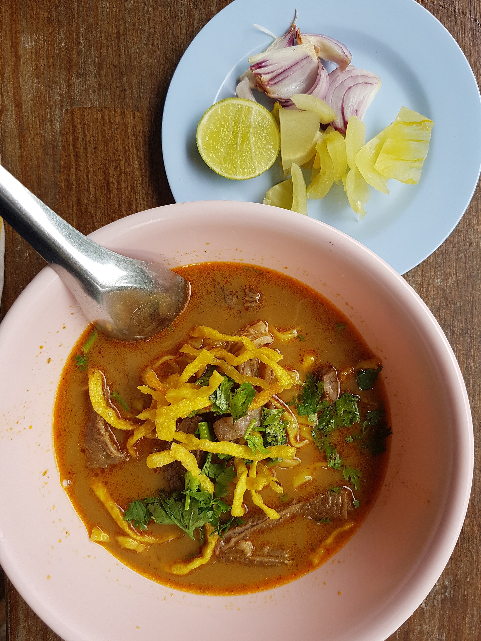 White Temple Day Khao Soi in Chiang Rai