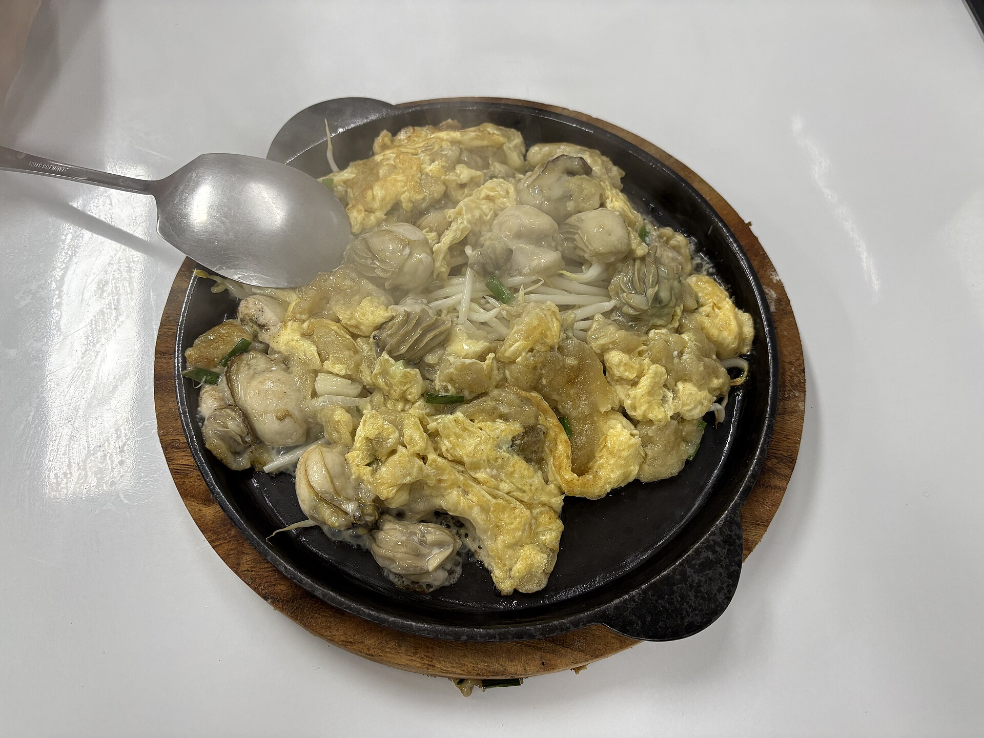 Oyster Omelette, หอยทอด
