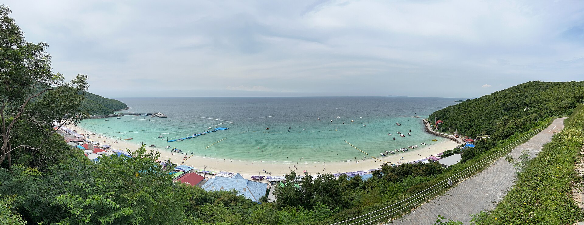 Koh Larn Day Food in Pattaya