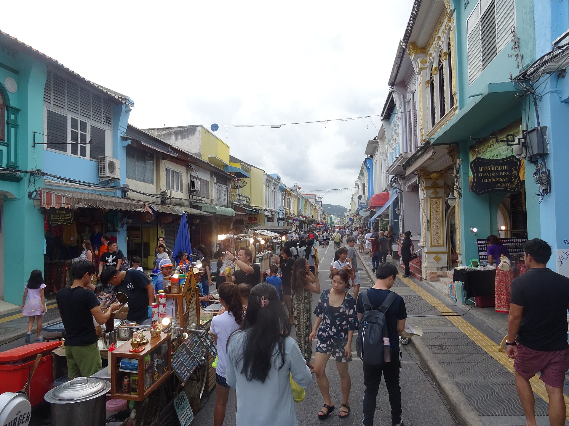 Lard Yai Walking Street in Phuket